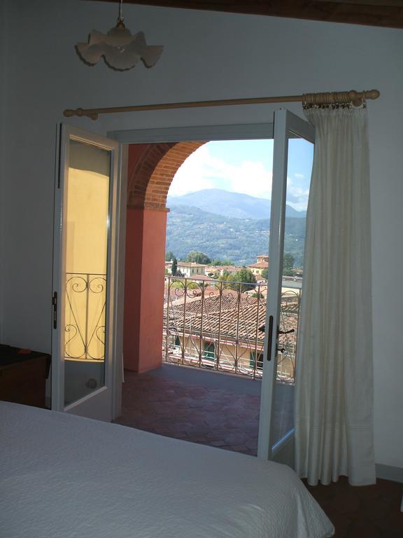 Nel Cielo... Di Barga Hotel Стая снимка