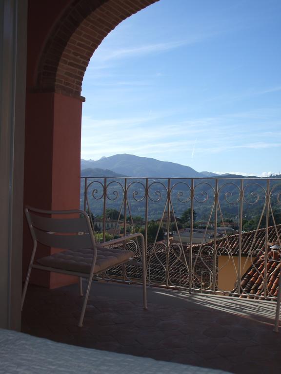 Nel Cielo... Di Barga Hotel Стая снимка